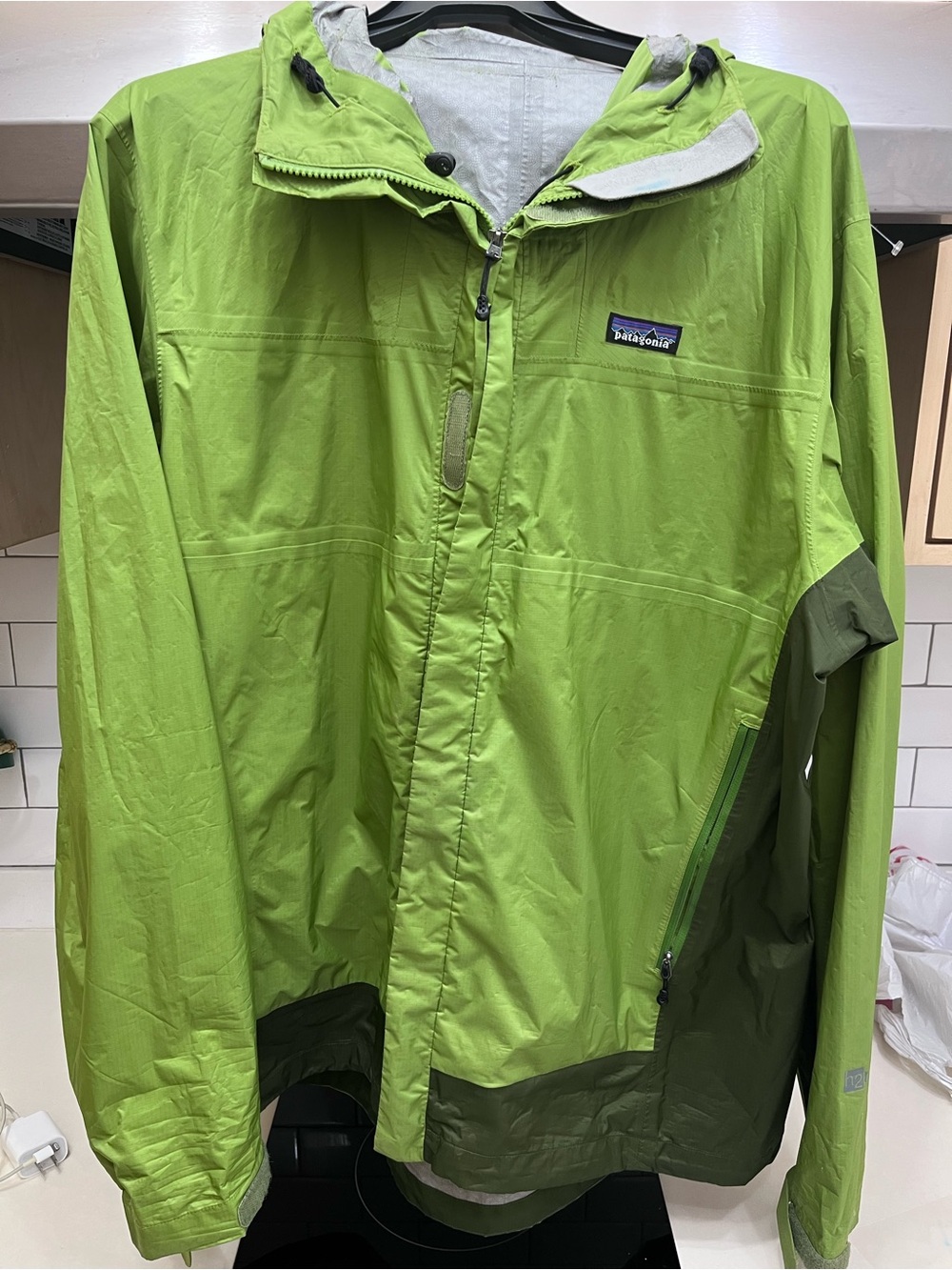 Patagonia Men's Two-Tone Green Rain Jacket